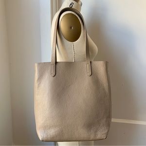 Cuyana Small Grey Beige Tote, Italian pebbled leather, Pink contrast interior